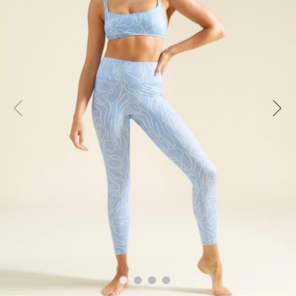 Brand new, NWOT Billabong A / DIV surf leggings. Color: blue floral print - Picture 2 of 8